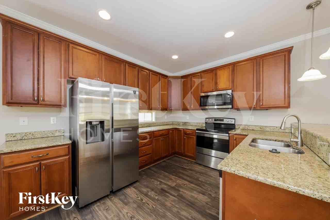 7092 Orchard Path Dr - Photo 6 of 15