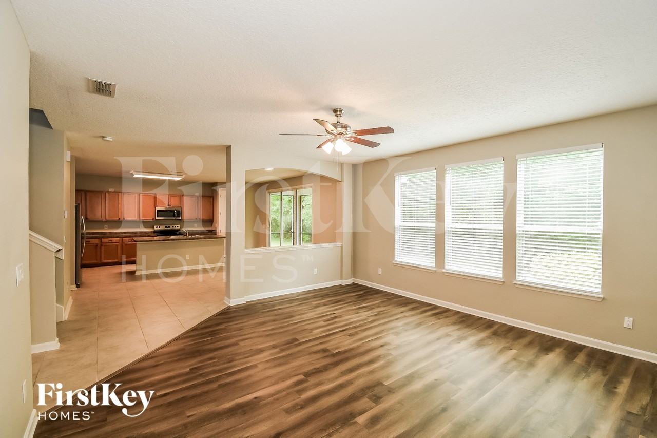 1504 Falabella Dr - Photo 3 of 15