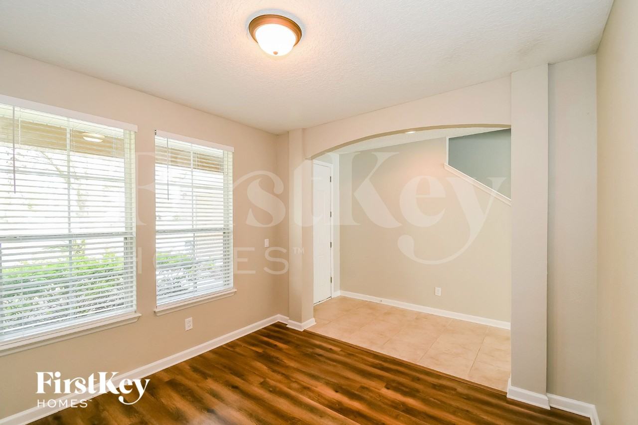 1504 Falabella Dr - Photo 5 of 15