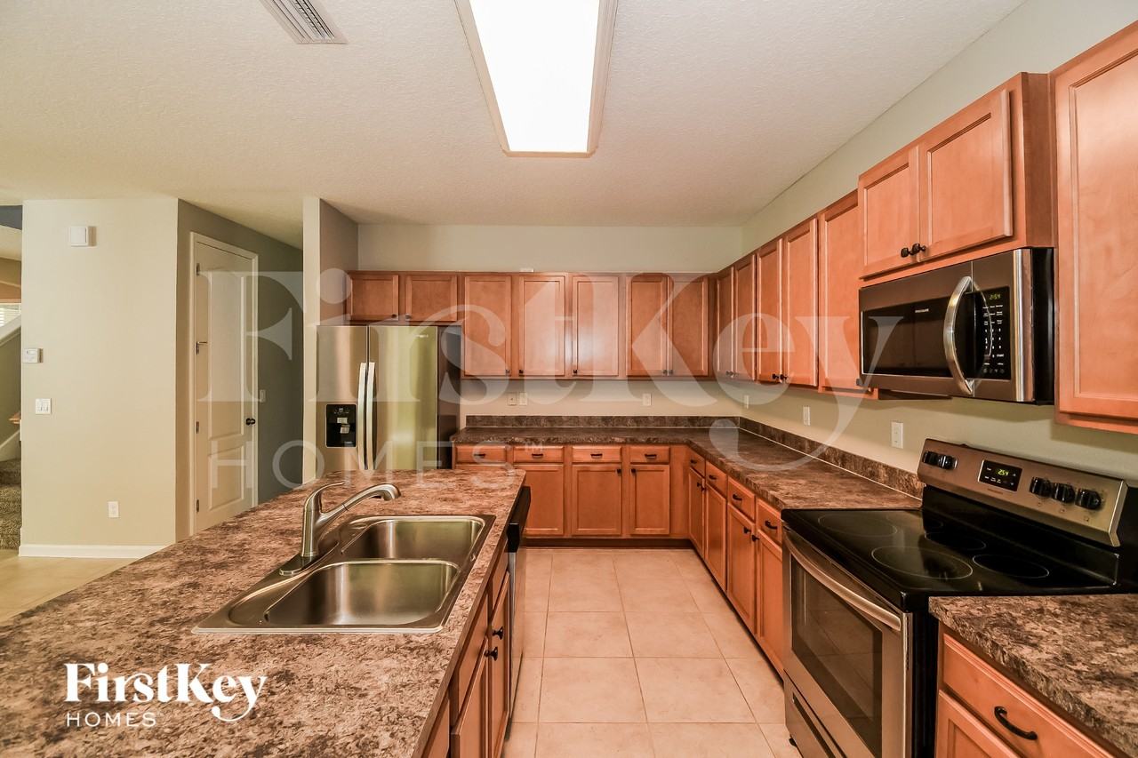 1504 Falabella Dr - Photo 6 of 15