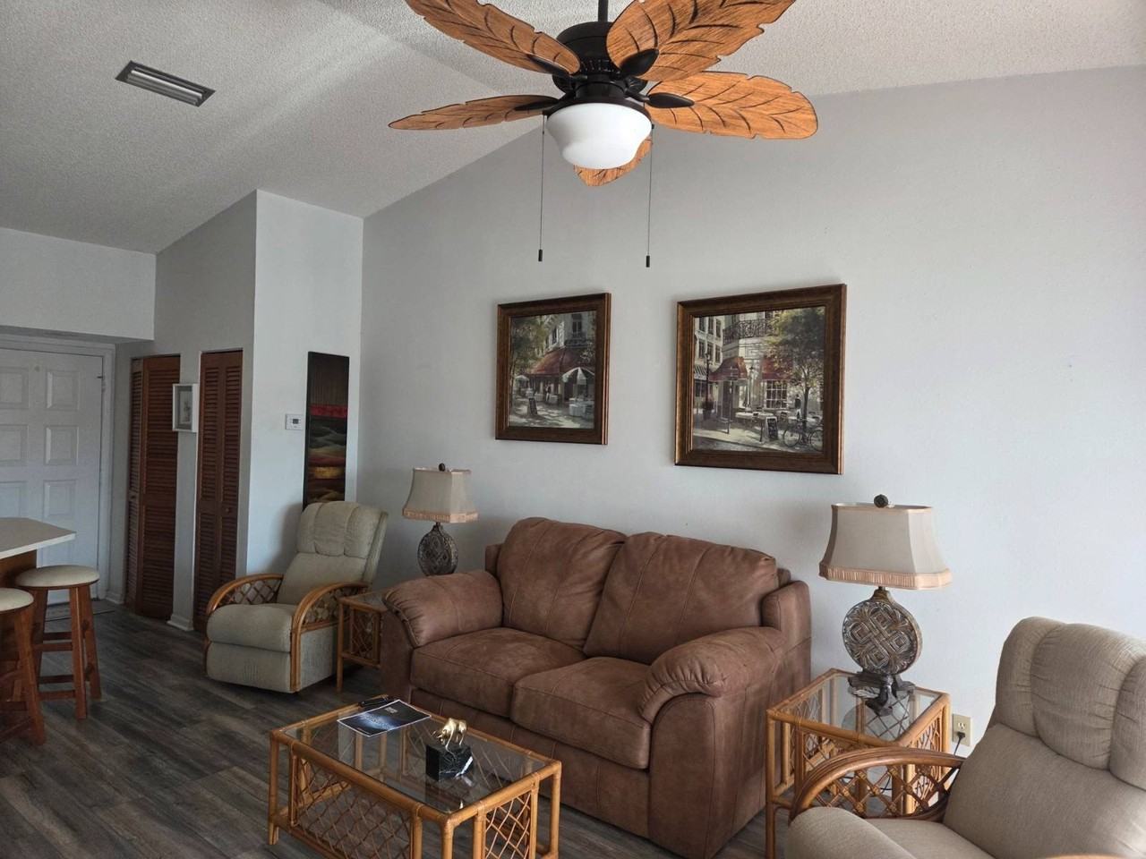 4915 Casablanca Cir #H22 - Photo 6 of 18