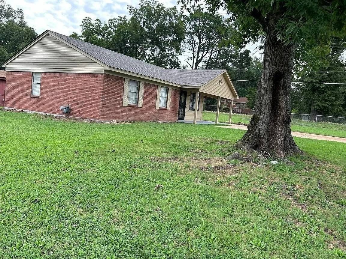 222 Pickett Rd - Photo 6 of 16