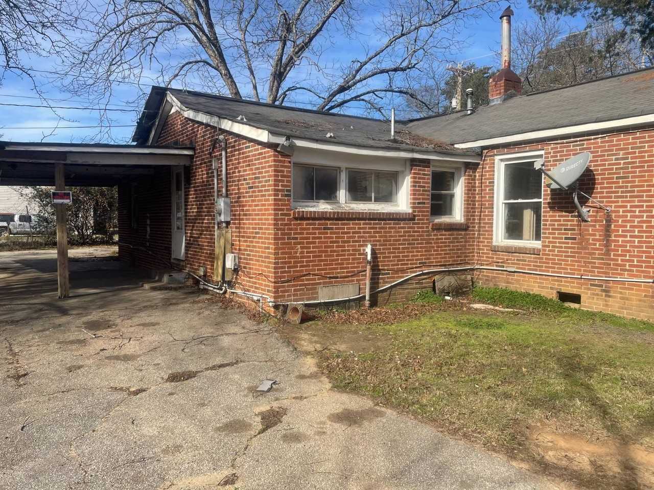 330 E Roosevelt Dr - Photo 2 of 2