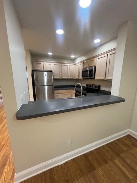 355 Central Park Ave #355B - Photo 4 of 10