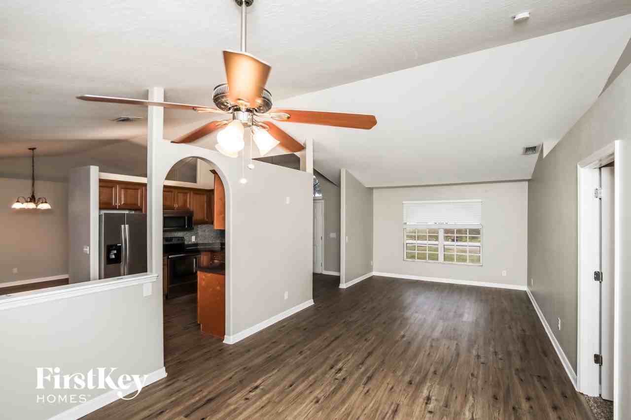 1278 Ashboro Cir Se - Photo 3 of 15