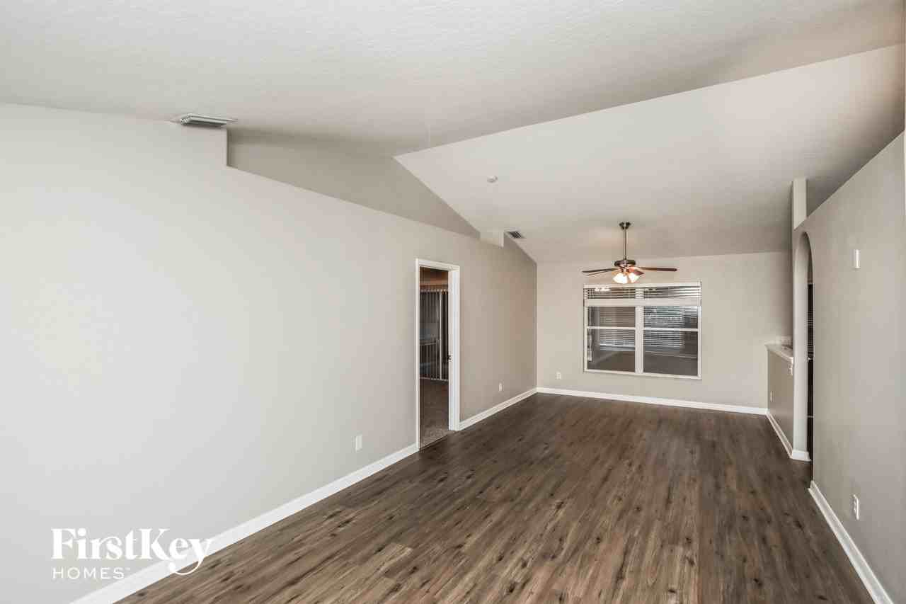 1278 Ashboro Cir Se - Photo 4 of 15