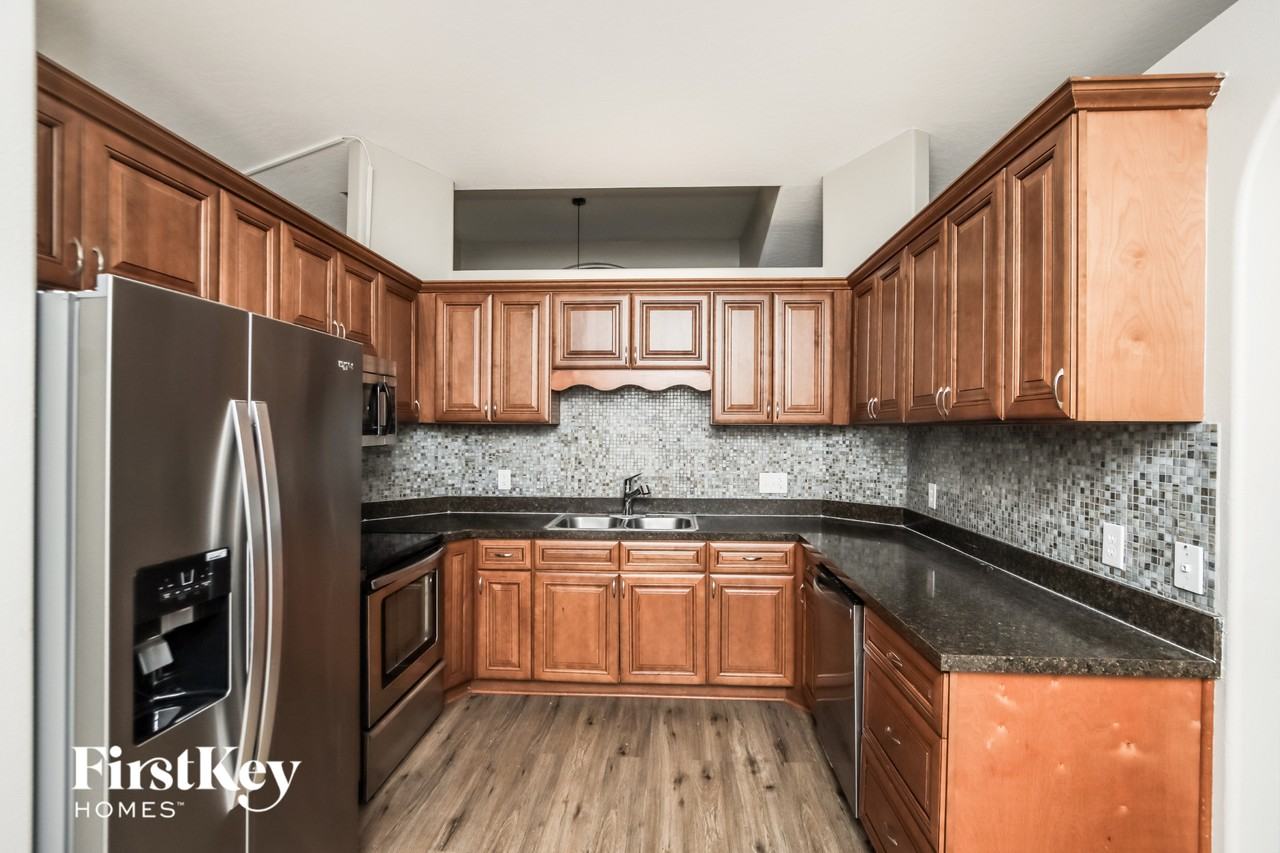 1278 Ashboro Cir Se - Photo 5 of 15