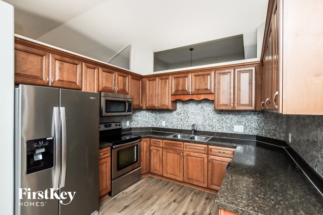 1278 Ashboro Cir Se - Photo 6 of 15