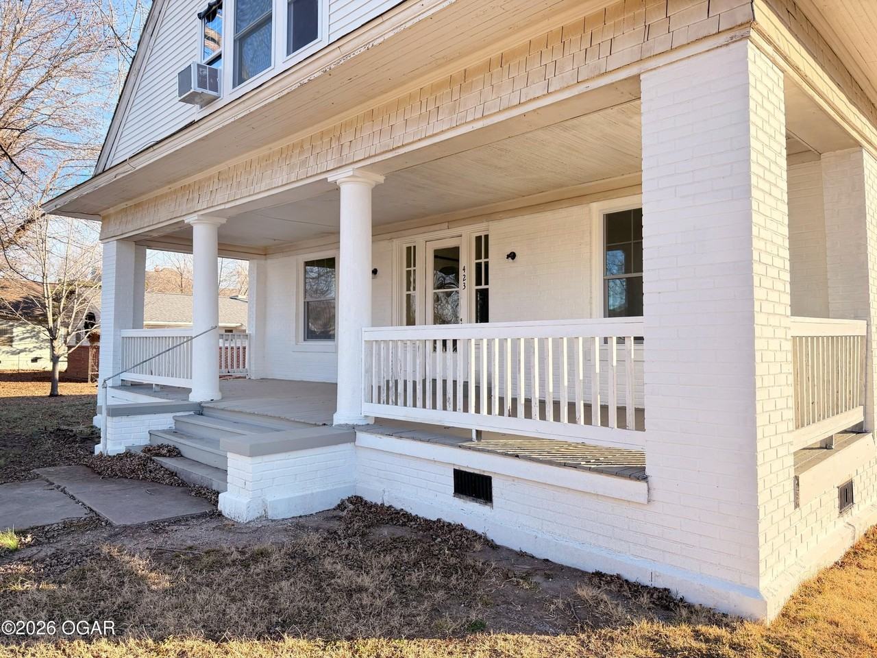 423 S Connor Ave - Photo 2 of 14