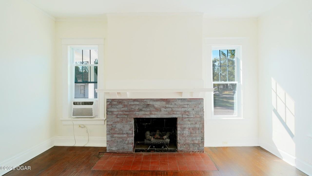 423 S Connor Ave - Photo 4 of 14