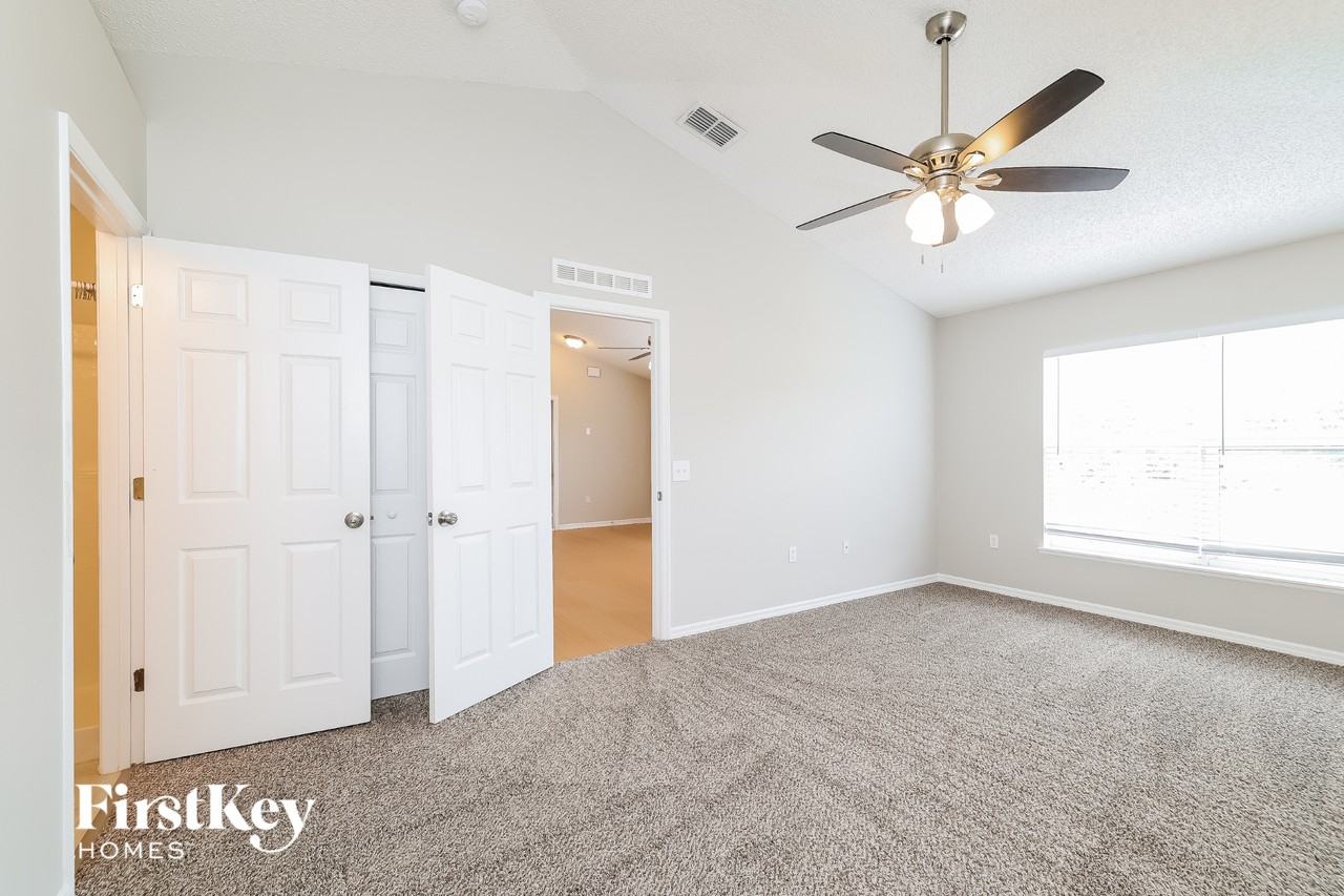 408 Naples Ct - Photo 7 of 15