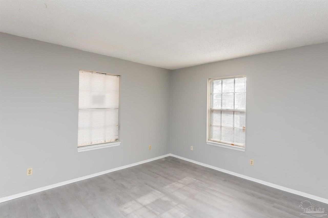 5405 E Shore Dr - Photo 5 of 17