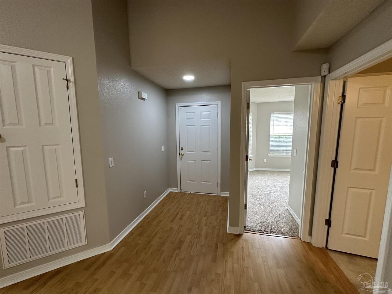 632 Batten Blvd - Photo 2 of 17