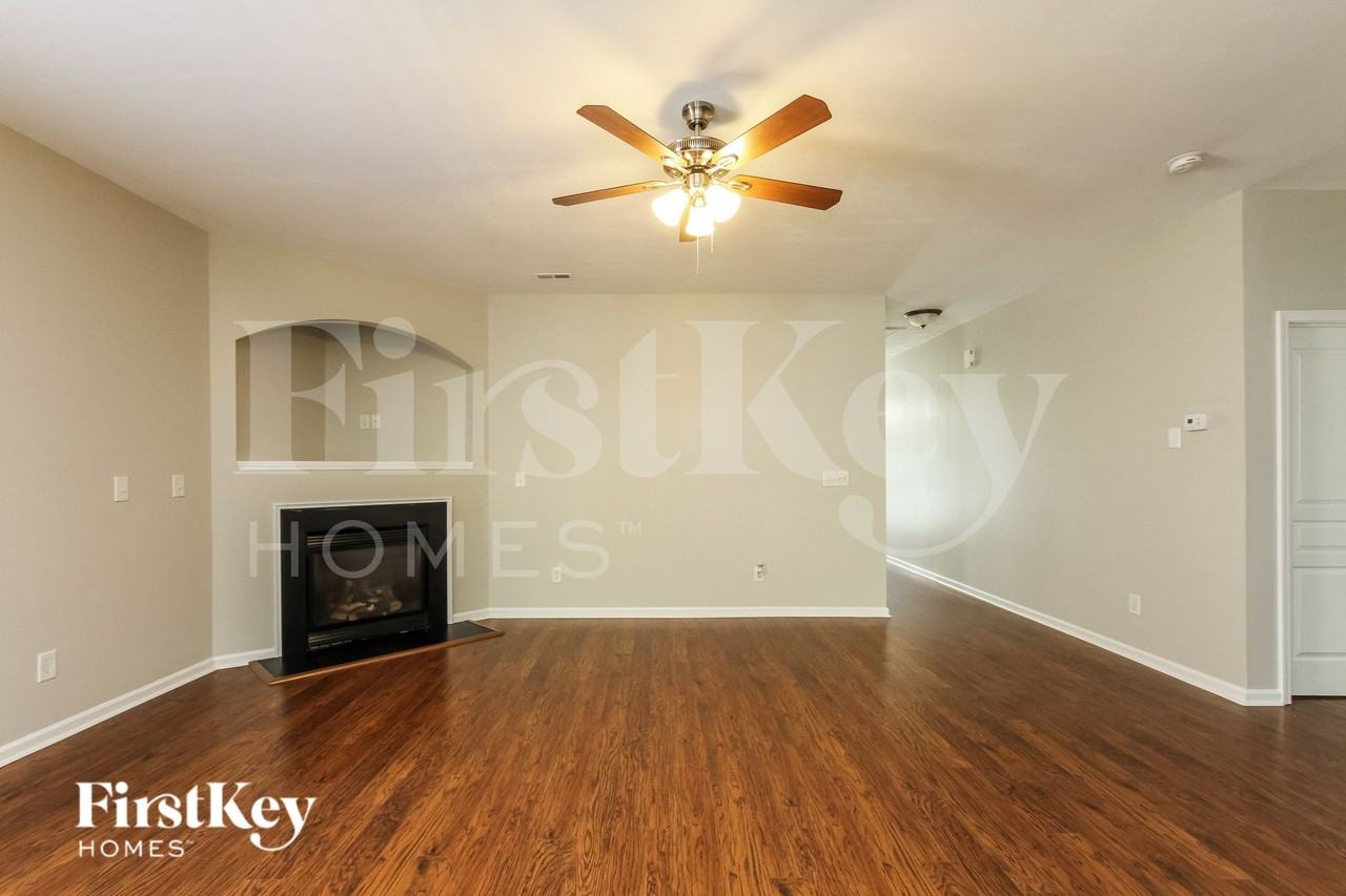 19523 Denae Lynn Dr - Photo 2 of 15