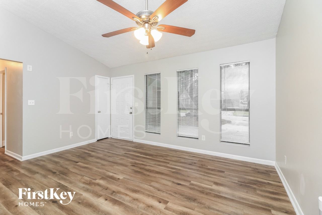 6911 Hickory Log Rd - Photo 4 of 16