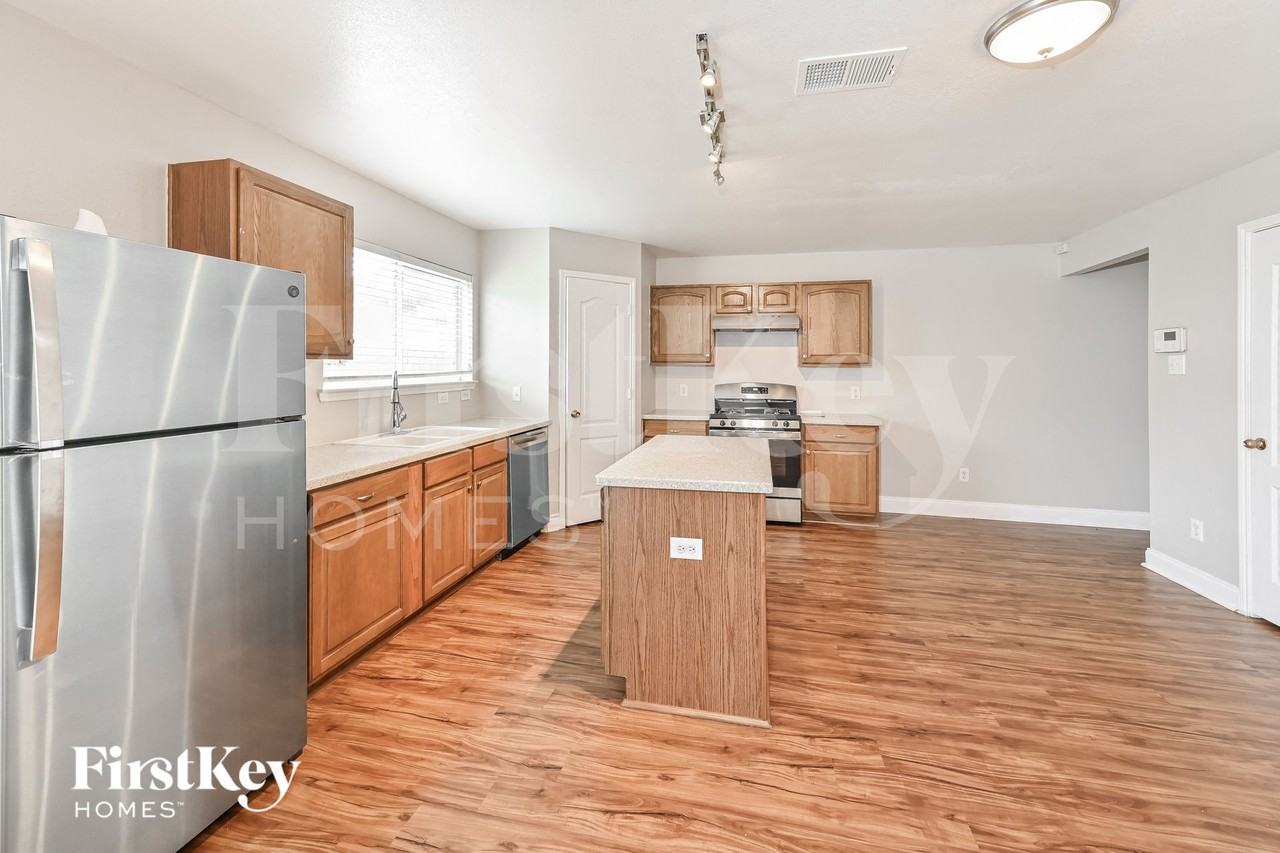 22811 Precious Pl - Photo 6 of 14