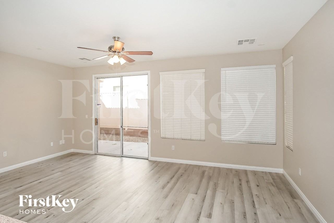 7617 French Springs St - Photo 4 of 15