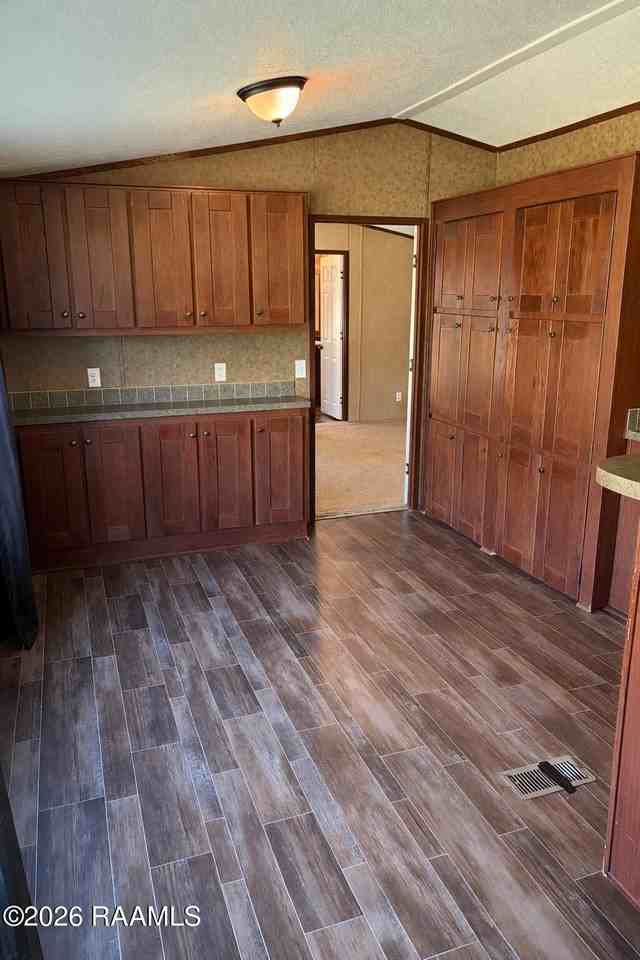 8333 Hudson Rd - Photo 6 of 16