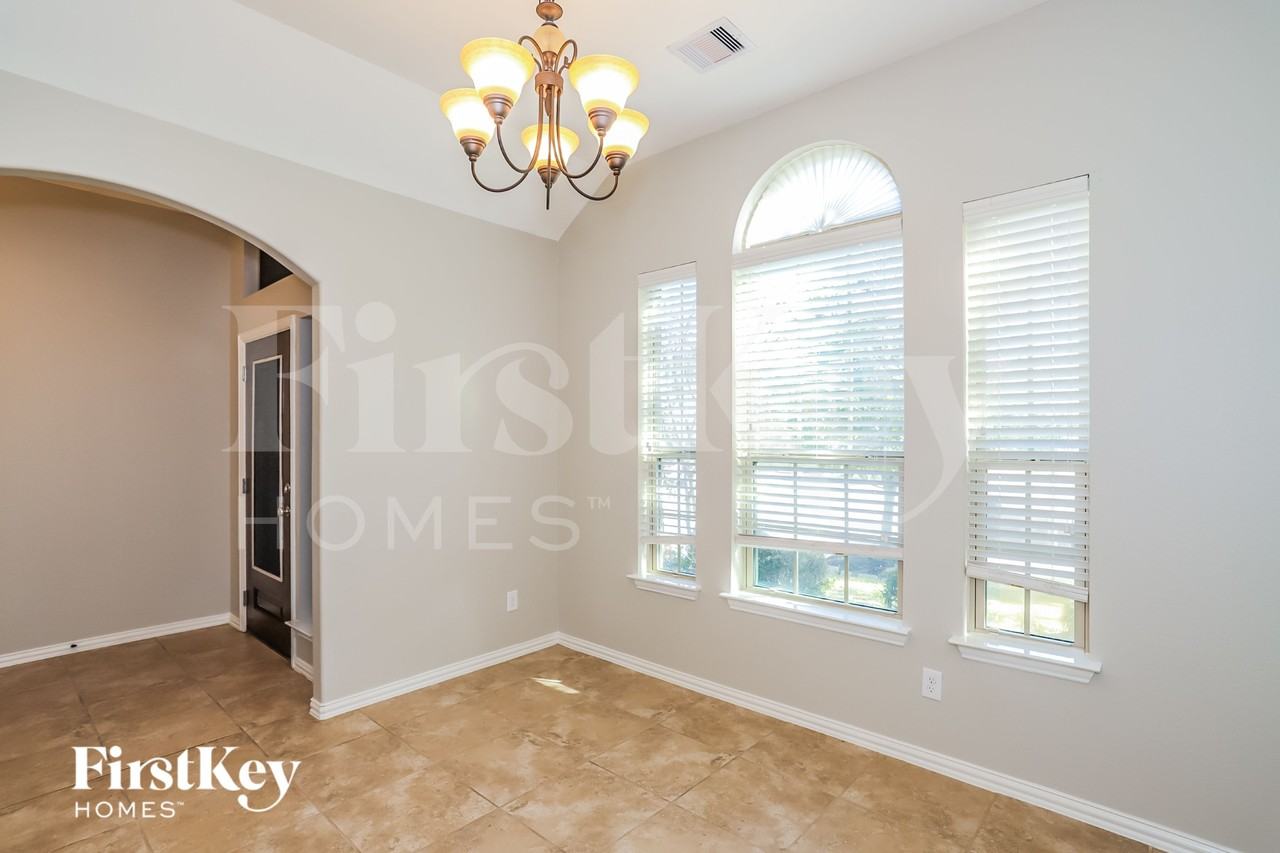 7426 Upland Mill Ln - Photo 7 of 18