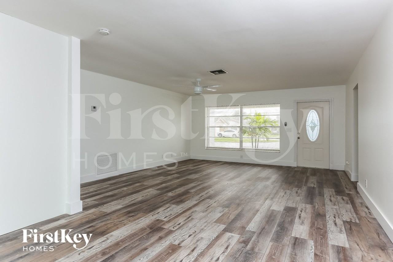 8800 Sw 10th St - Photo 5 of 15