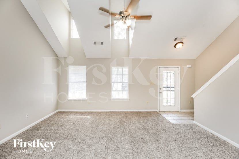 7842 Shadowland Cv - Photo 3 of 16