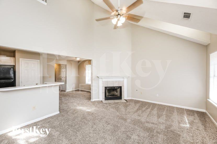 7842 Shadowland Cv - Photo 4 of 16