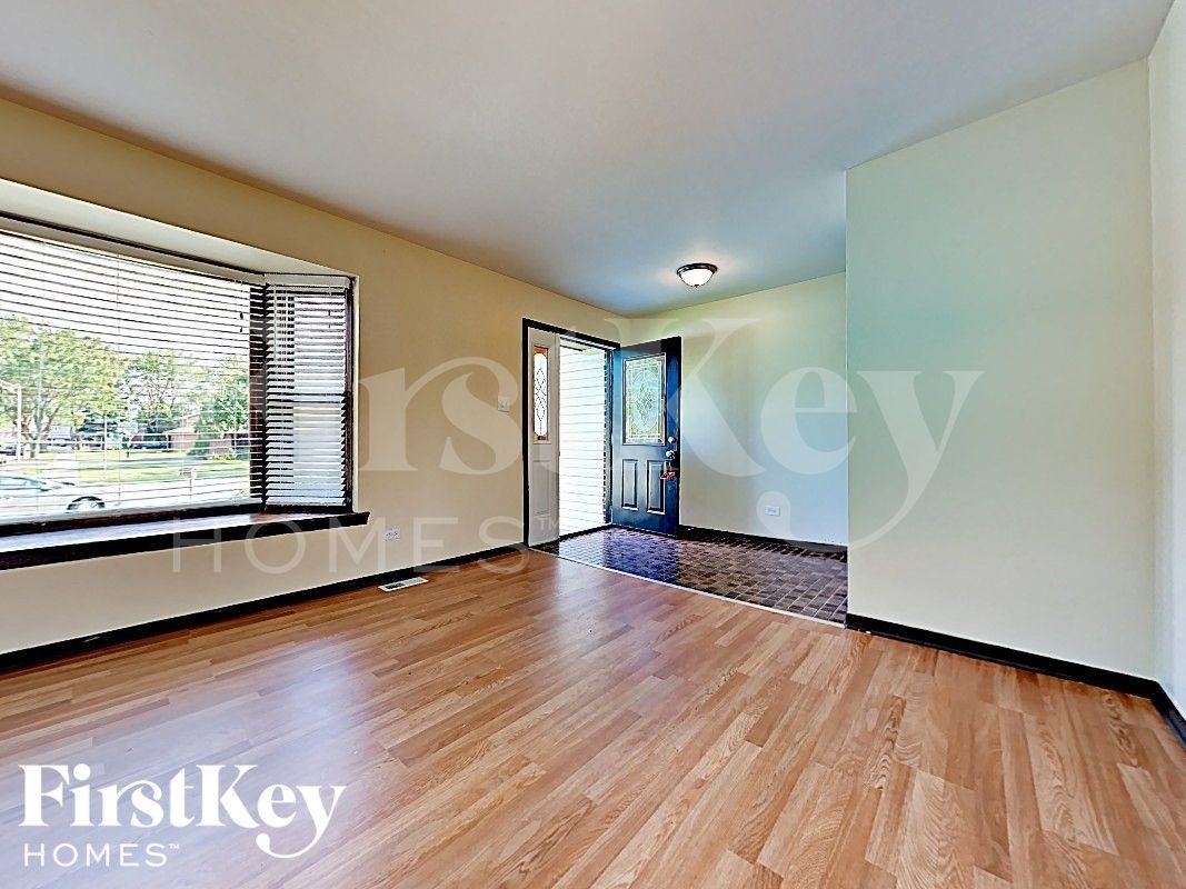 6048 White Birch Ln - Photo 2 of 18