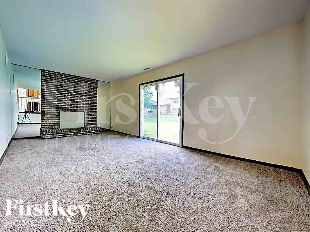 6048 White Birch Ln - Photo 3 of 18