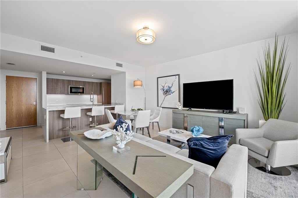 401 N Birch Rd #812 - Photo 2 of 22