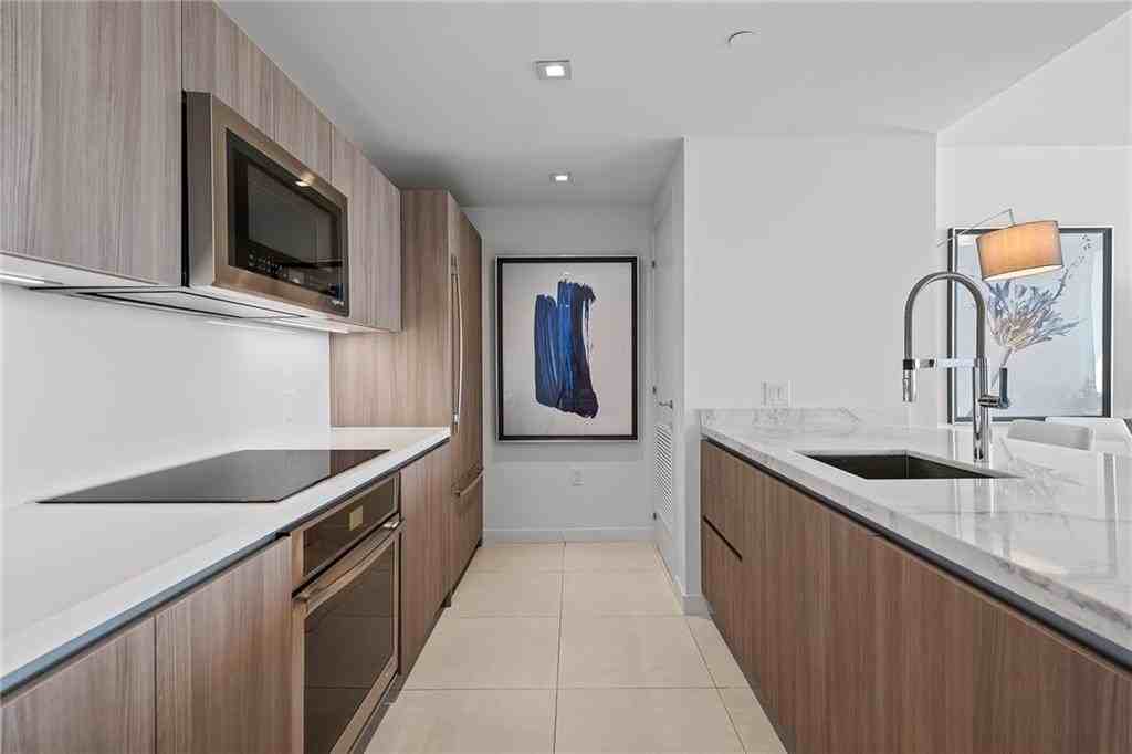 401 N Birch Rd #812 - Photo 6 of 22