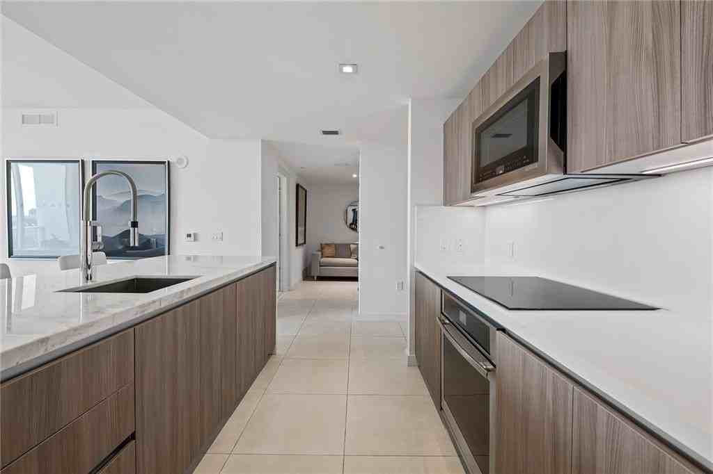 401 N Birch Rd #812 - Photo 7 of 22