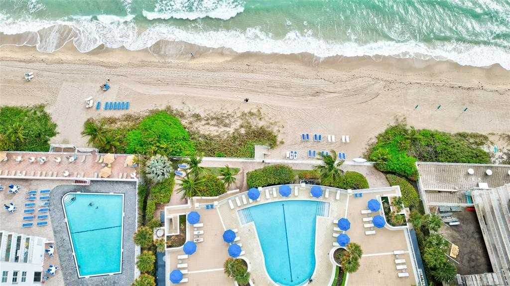 4240 Galt Ocean Dr #704 - Photo 5 of 38