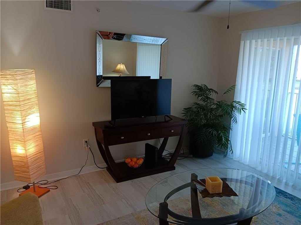 1550 S 42nd Cir Apt 206 #206 - Photo 7 of 32