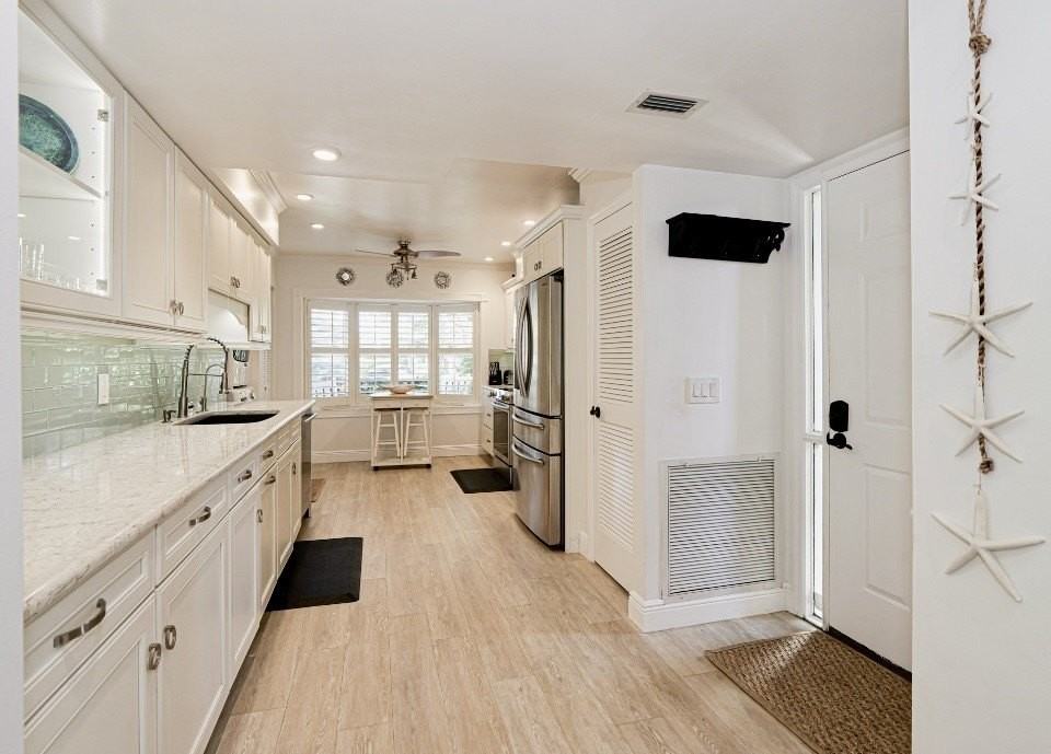 133 E Park Shores Cir Apt 7e #7E - Photo 4 of 36