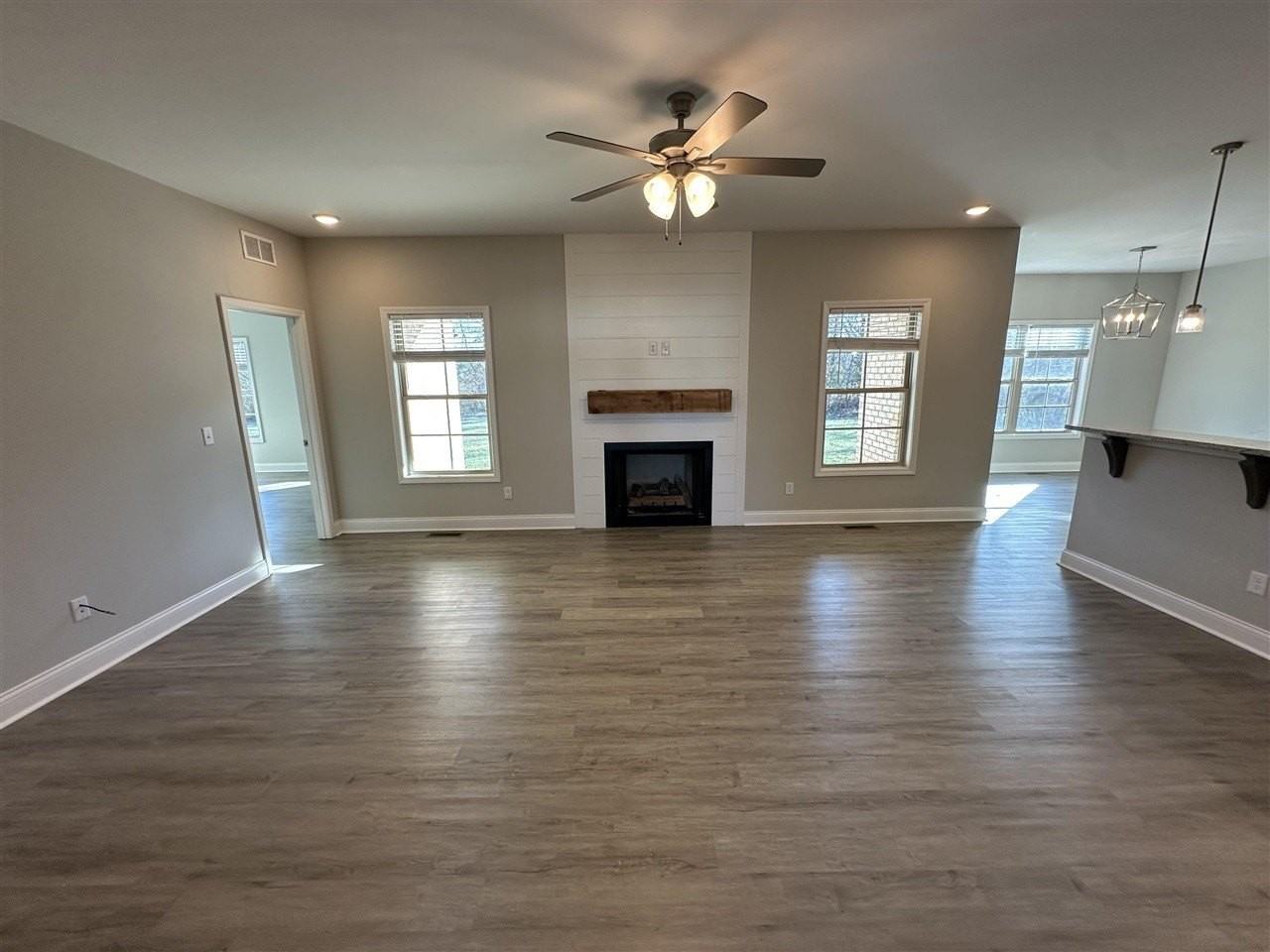 437 Adalynn Cir - Photo 3 of 25