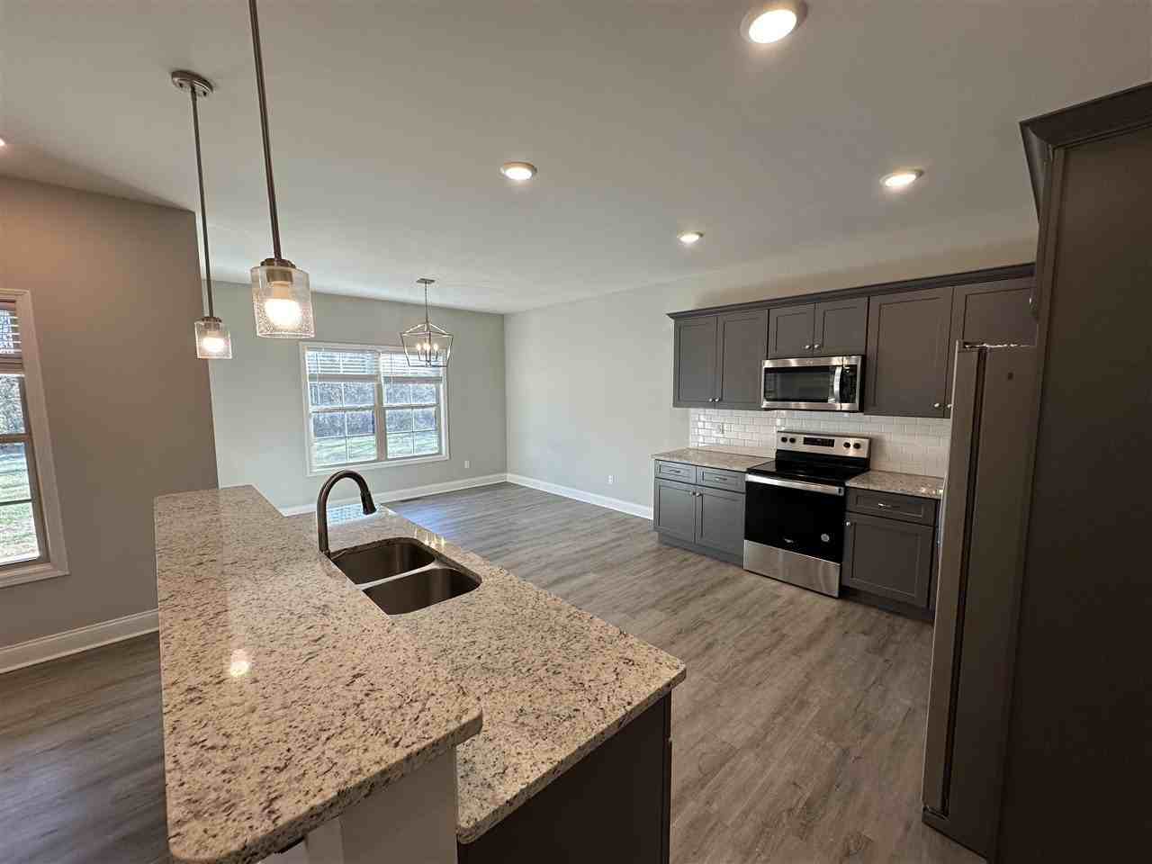 437 Adalynn Cir - Photo 4 of 25