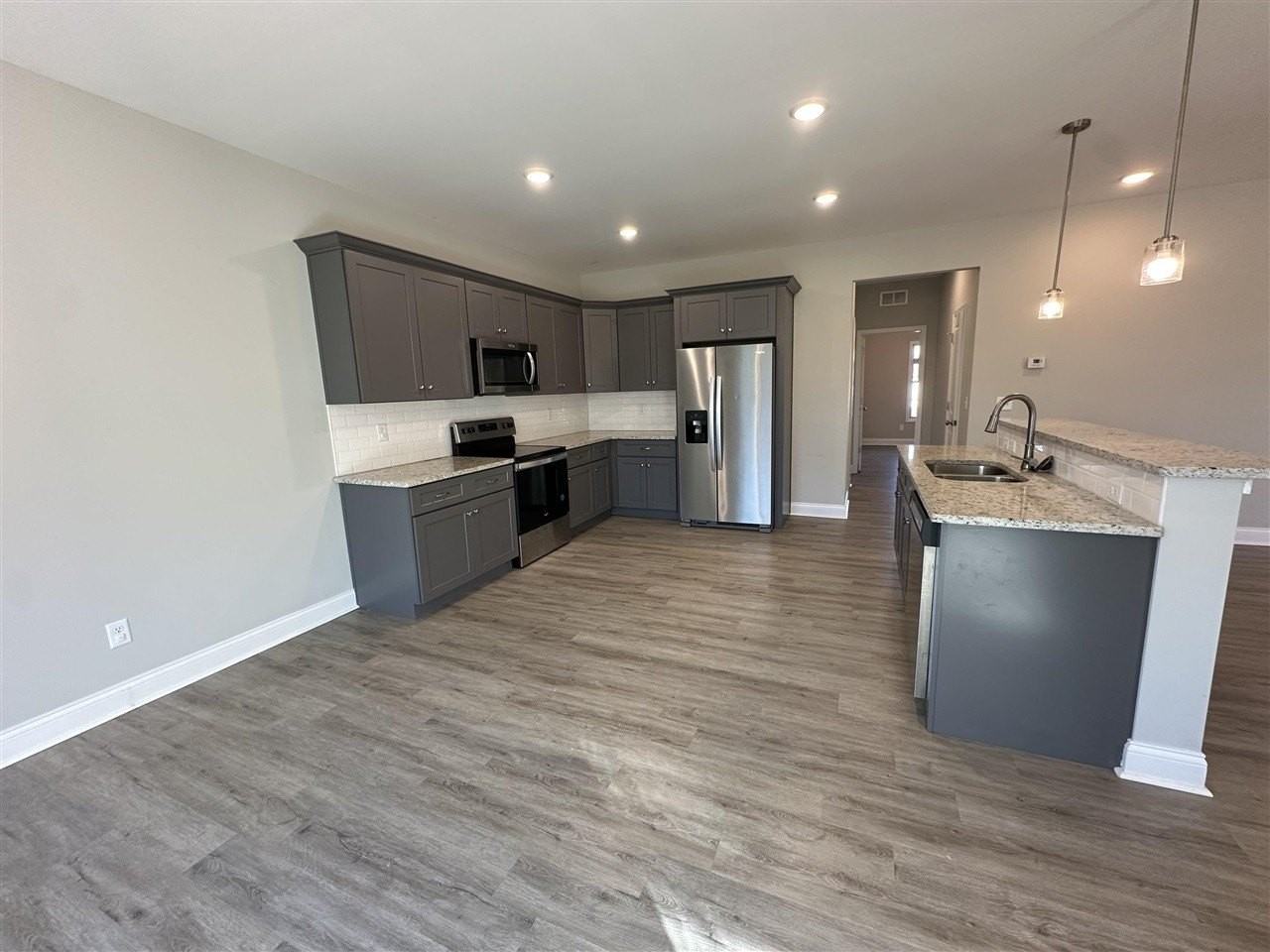 437 Adalynn Cir - Photo 5 of 25