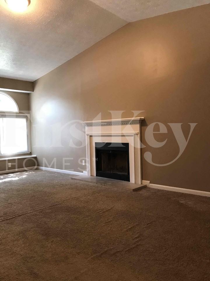 3961 Bonn Dr - Photo 2 of 15