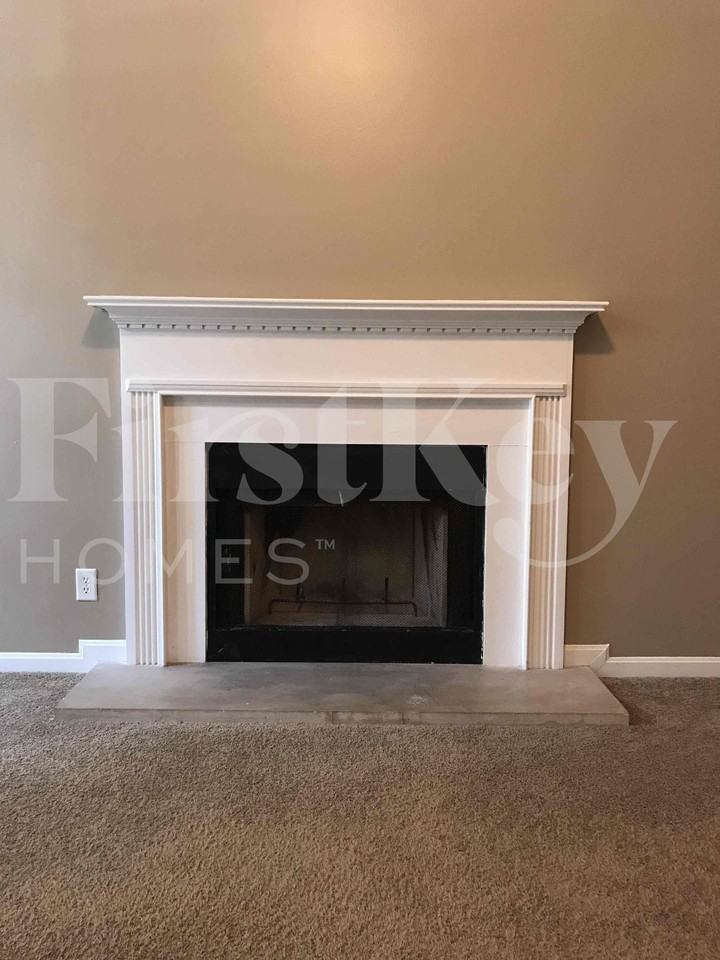 3961 Bonn Dr - Photo 4 of 15