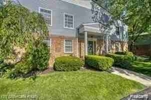 featured image of 527 E University Dr #1108