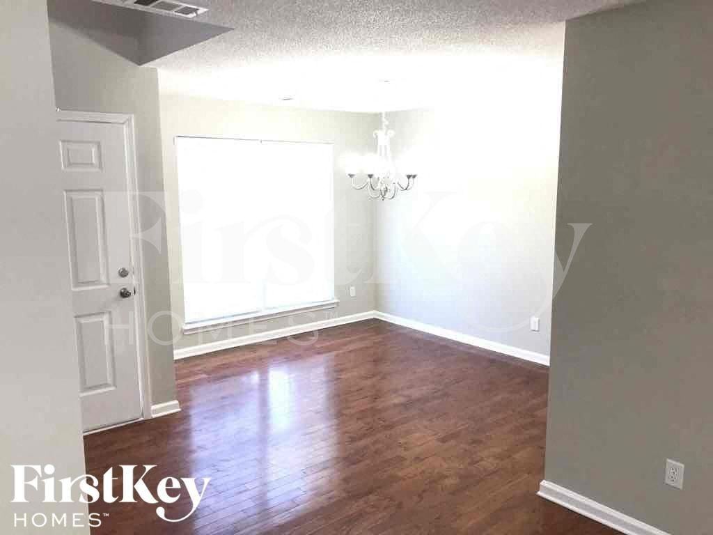 338 Breeze Mdw - Photo 3 of 16