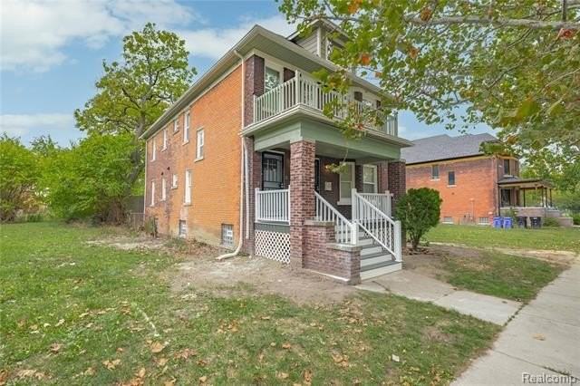 522 Smith St - Photo 4 of 50