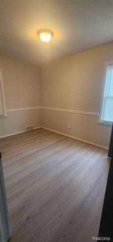 18810 Roscommon St - Photo 7 of 13