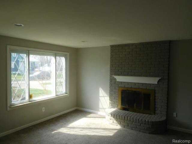 26130 Osmun St - Photo 6 of 19