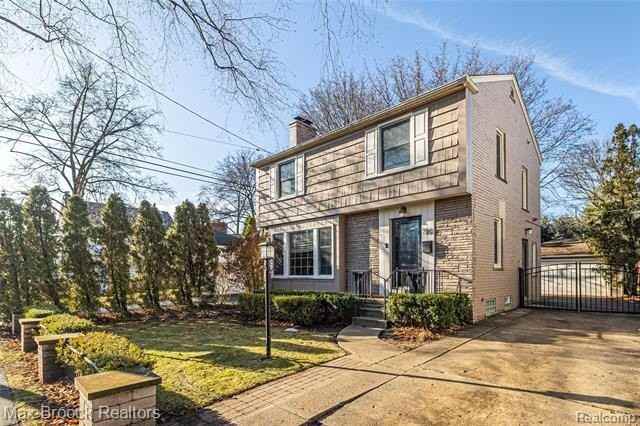 758 Chester St - Photo 2 of 24