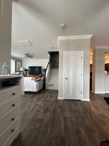 1006 Kathy Ann Way W - Photo 6 of 48