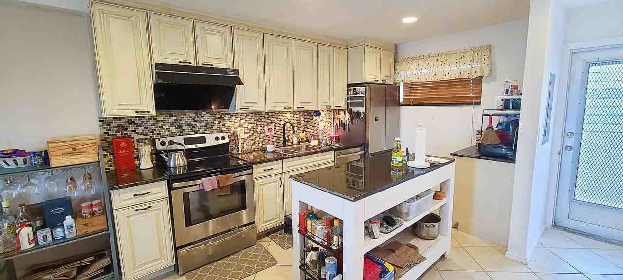 2724 Garden Dr S #310 - Photo 5 of 13