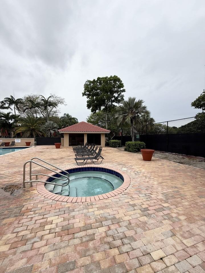 8171 Severn Dr #D - Photo 7 of 15