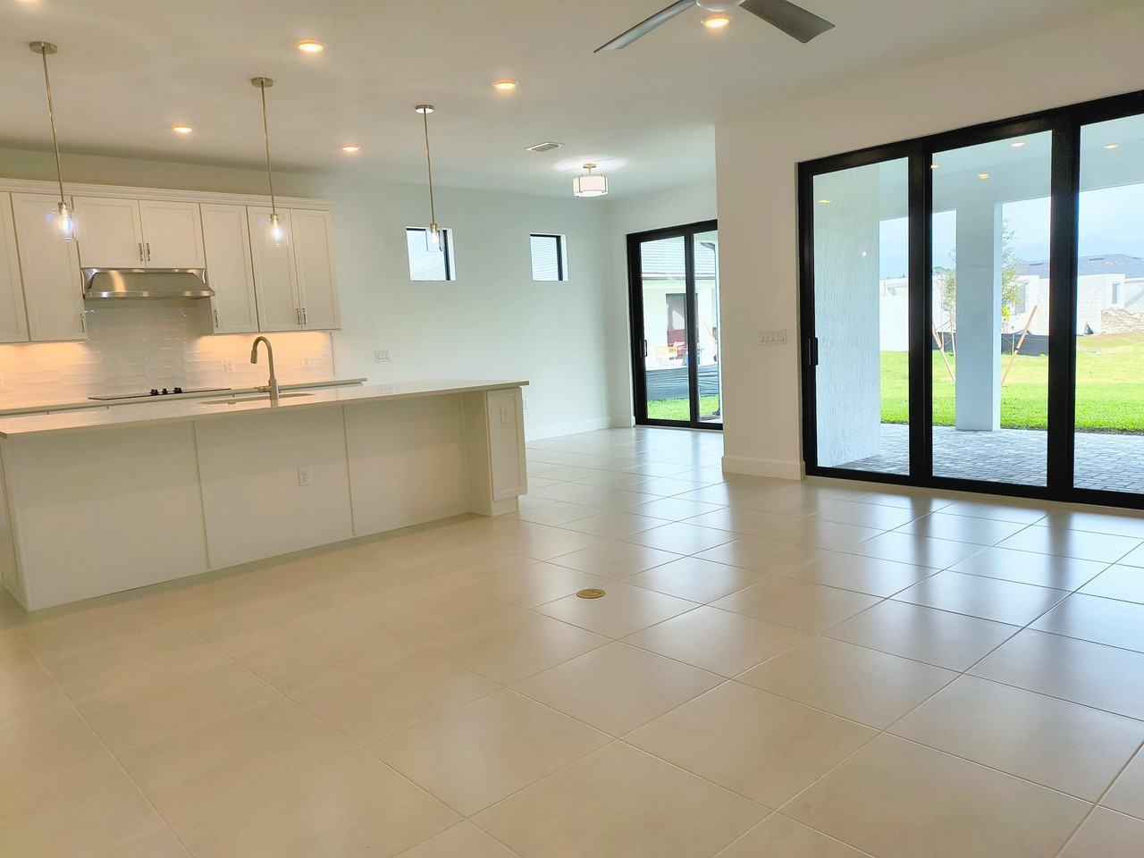 4360 Mersin Ln - Photo 5 of 17