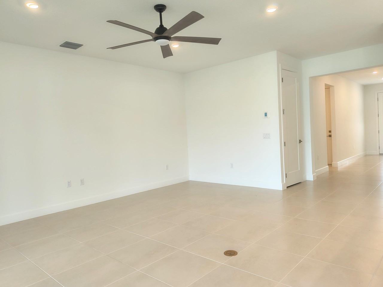 4360 Mersin Ln - Photo 6 of 17